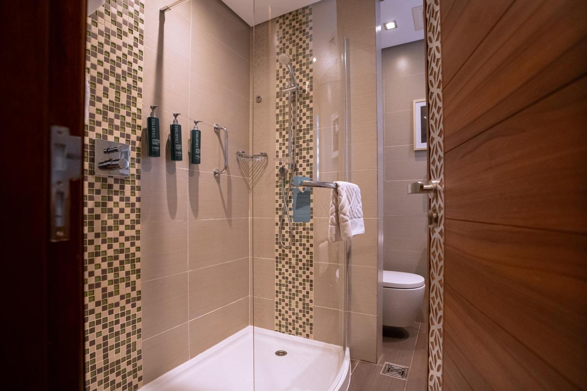 Hilton Garden Inn Dubai Deira מראה חיצוני תמונה