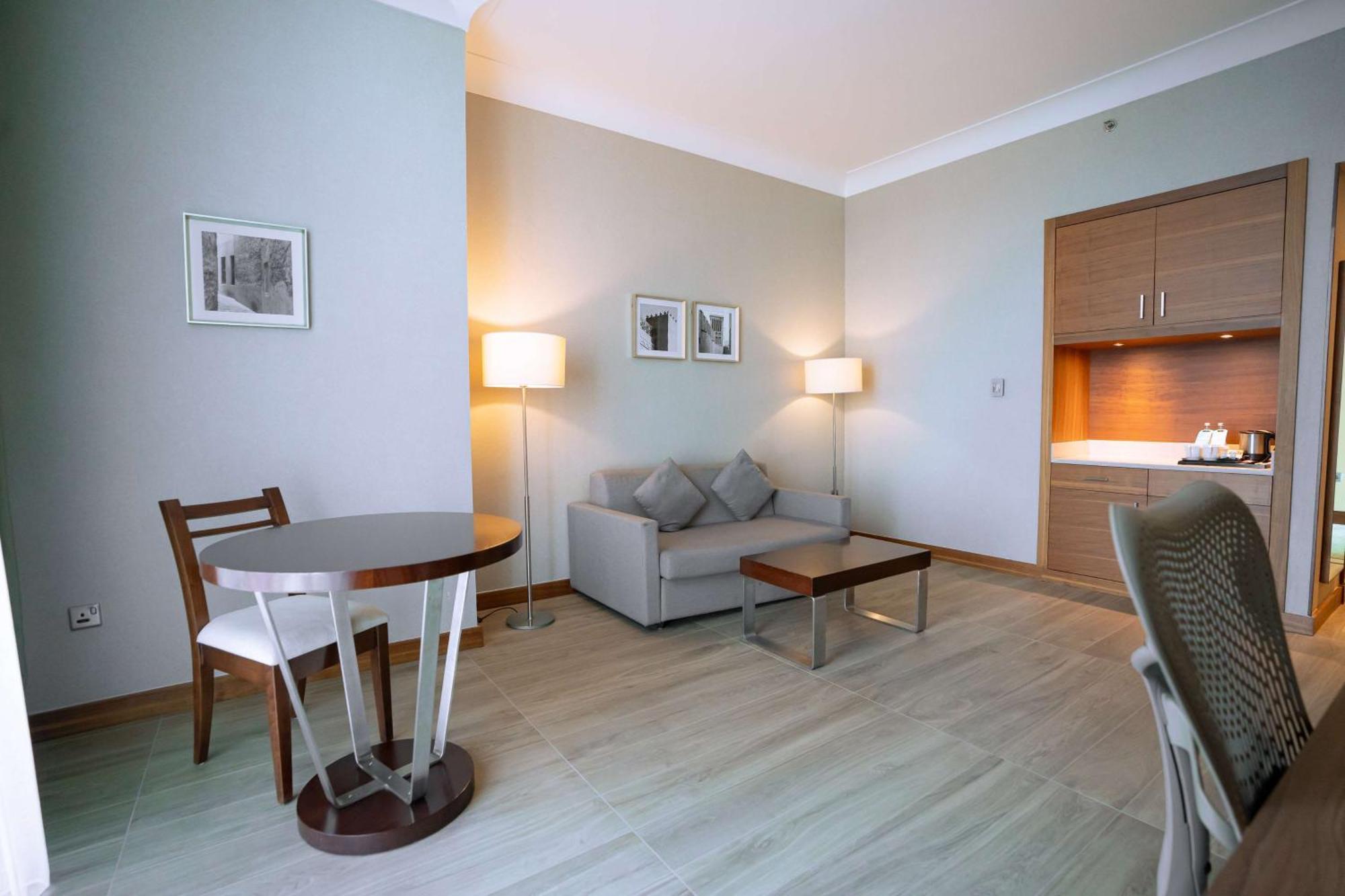Hilton Garden Inn Dubai Deira מראה חיצוני תמונה
