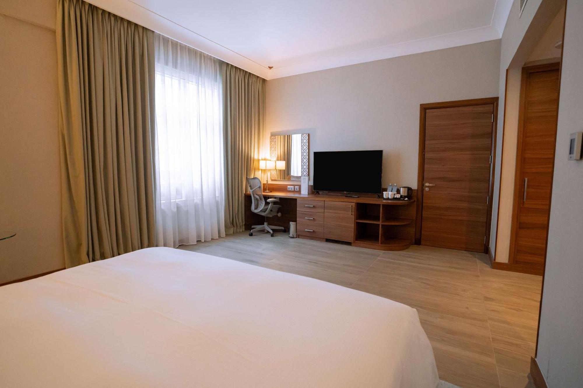 Hilton Garden Inn Dubai Deira מראה חיצוני תמונה