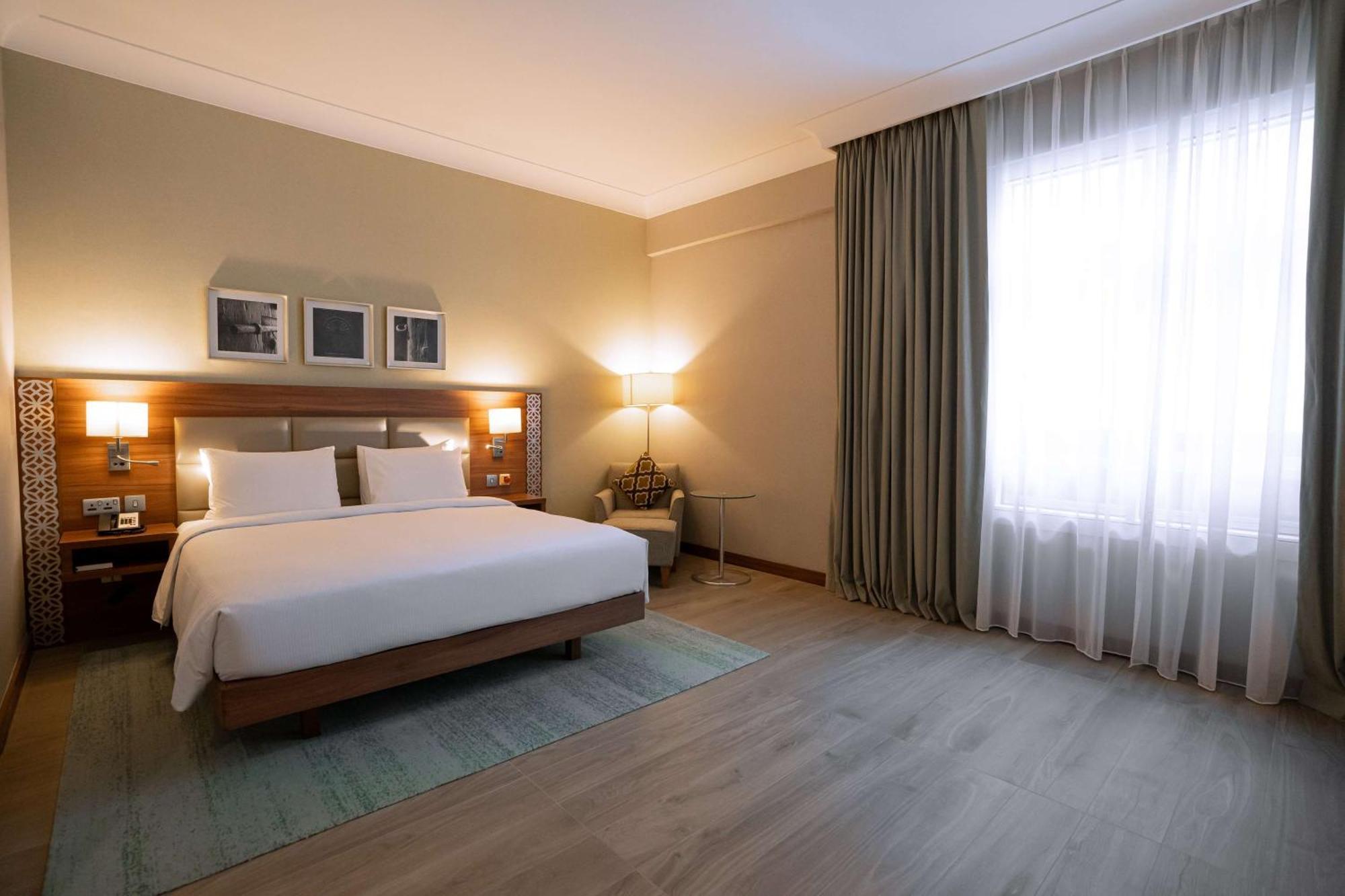 Hilton Garden Inn Dubai Deira מראה חיצוני תמונה