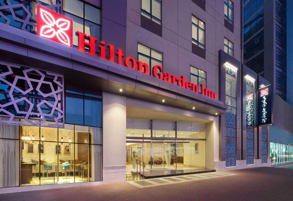 Hilton Garden Inn Dubai Deira מראה חיצוני תמונה