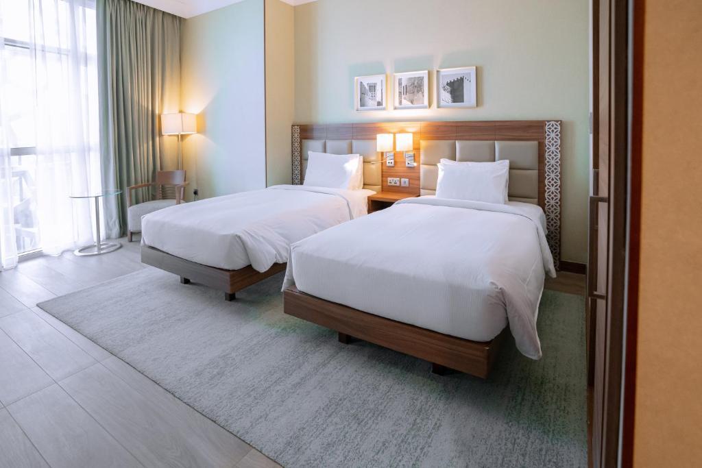 Hilton Garden Inn Dubai Deira מראה חיצוני תמונה